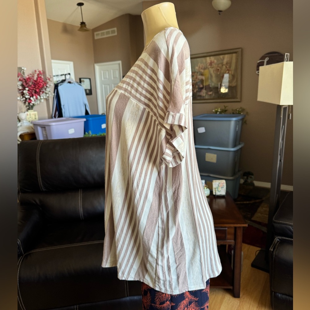 C’est Cool tan, beige & white striped short sleeve blouse-XXL - Picture 3 of 9